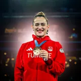 Esra Yıldız
